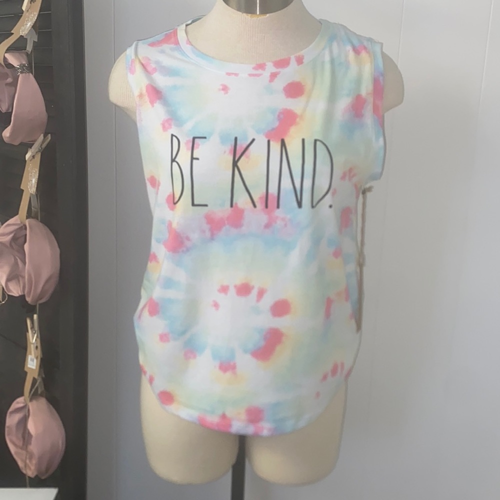 Rae Dunn Tank Top +matching scrunchie
